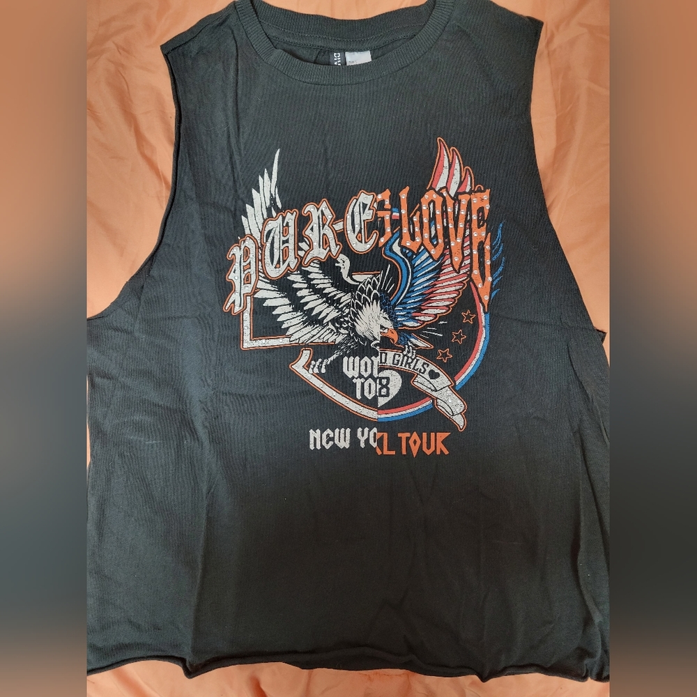 Muscle tank tee